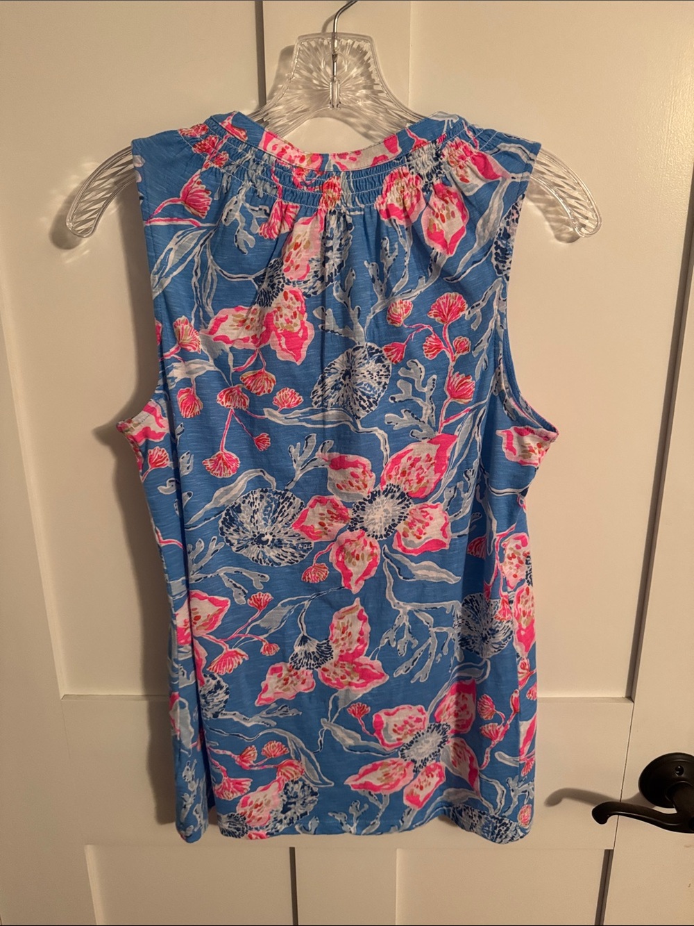 Lilly Pulitzer Blue Floral Sleeveless Henley Top size small - Picture 5 of 5
